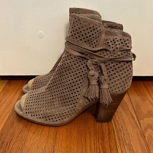 Vince Camuto Peep Toe Booties Size 10